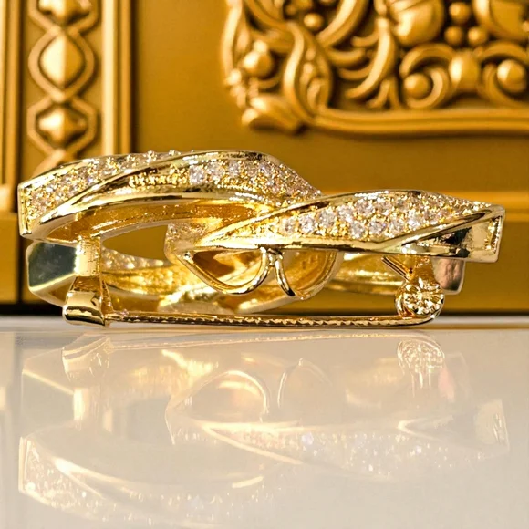 Gold Bling Brooch / Pendant - Picture 3 of 4